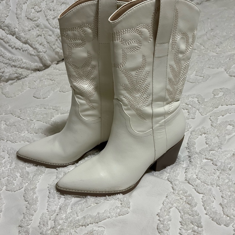 Oasis White Heeled Boots with Western Flair
